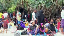 أكثر من 100 من اللاجئين الروهينغا يصلون بحرا إلى إندونيسيا
