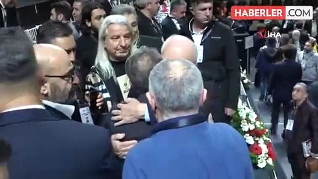 Ahmet Nur Çebi Beşiktaş Başkanlığından Ayrıldı