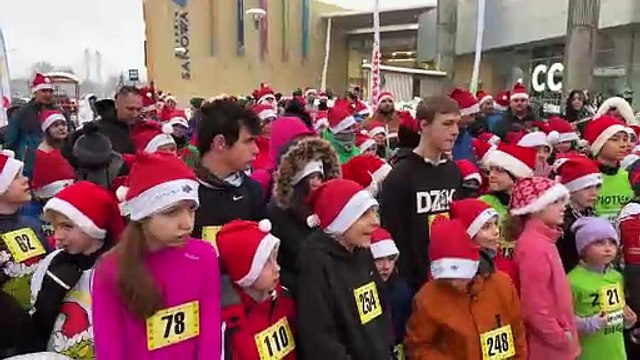 W Przemyślu odbył się Świąteczny Bieg Mikołajów dookoła Galerii Sanowa