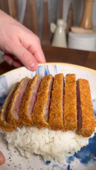 WAGYU KATSU-DON  #wagyu #wagyubeef #kobebeef #tonkatsu #teryaki #sauce #rice #riz #don #japanese #japanesefood #recette #recipe #dinerwithme #recipes #chef