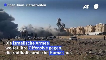 Video herunterladen: Israelische Armee fliegt Luftangriffe im südlichen Gazastreifen