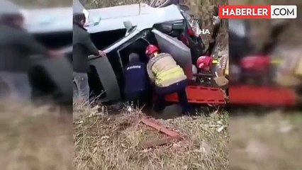 Ankara'da kontrolden çıkan otomobil dereye uçtu: 2 yaralı