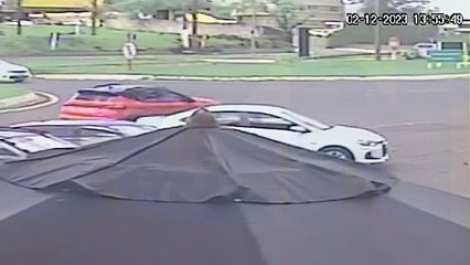 Câmera registra acidente no Trevo da Portal