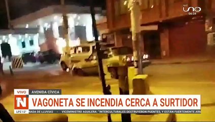 Vagoneta se incendia al frente de surtidor en El Alto
