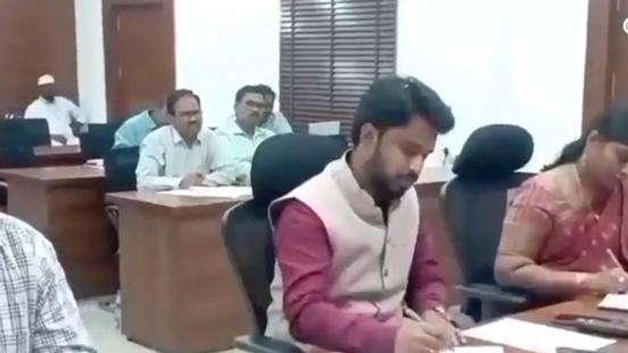ఏలూరు: యుద్ధ ప్రాతిపదికన తరలించాలి - కలెక్టర్