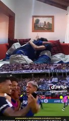 Un padre y un hijo, hinchas de Gimnasia, tras salvarse del descenso