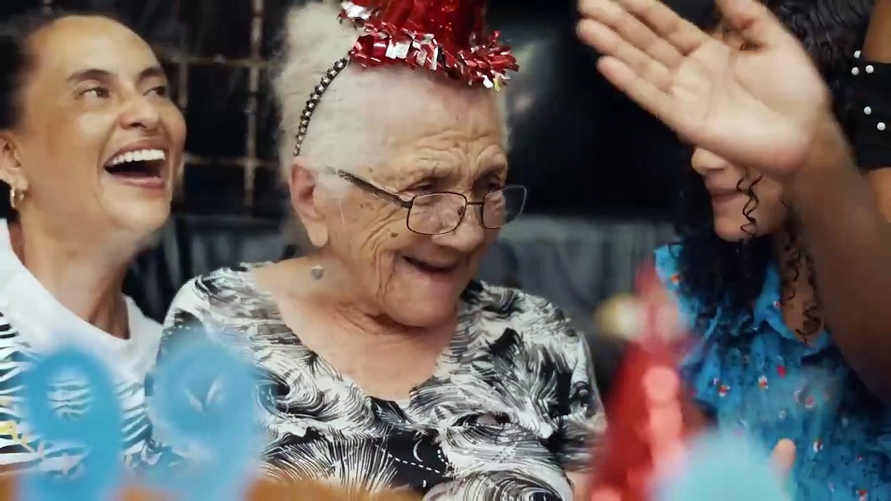 Cumpleaños (Video Oficial)