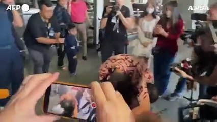 L'arrivo a Bangkok dei 17 ostaggi thailandesi liberati da Hamas
