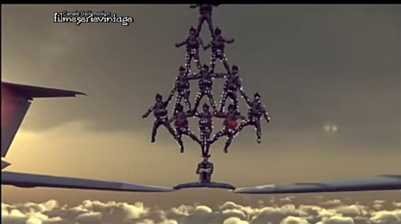 Spot Chuck Norris (walker Texas ranger) aerei spaccata (epic split 2)