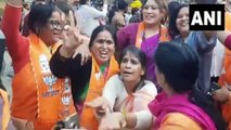 Video: चुनावी नतीजे से पहले BJP की महिला कार्यकर्ताओं ने जमकर किया डांस, वीडियो ने मचाई धूम