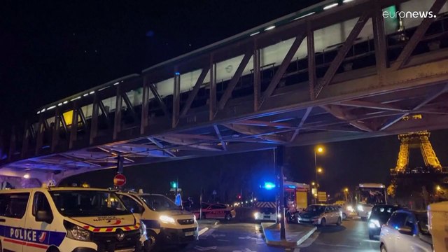 Késeléses támadás Párizsban az Eiffel-toronynál: egy halott, két sebesült