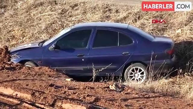 Sivas'ta Otomobil Şarampole Düştü, 5 Kişi Yaralandı