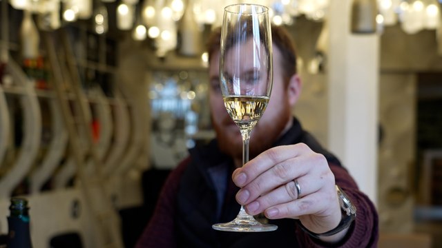 Pourquoi Reims a banni la flûte à champagne ?