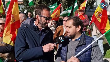 Sevilla se lanza a la calle en una manifestación liderada por Moreno: «Sánchez está fuera de sí»