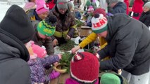 Gazeta Lubuska. Zielona Góra. Mikołaj i elfy w ogrodzie botanicznym