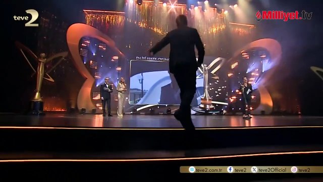 En İyi Erkek Oyuncu – Salih Bademci