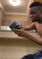 لما تكون راجع من الكليه ومعكش /فلوس 