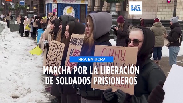 Kiev | Cientos de personas exigen la liberación de los soldados ucranianos aprisionados por Rusia