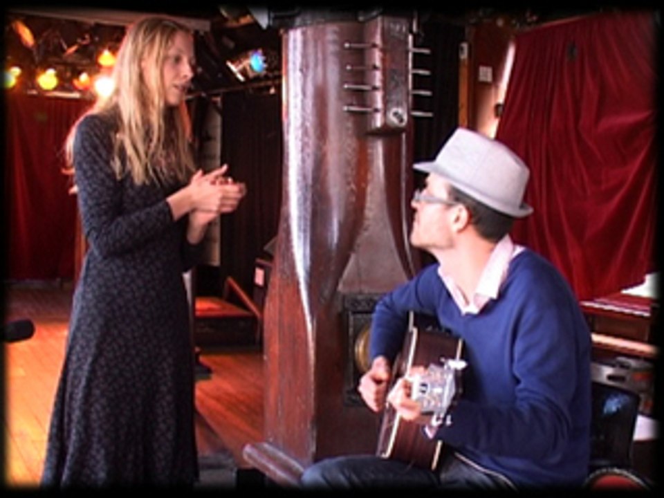 Concert privé : Lonely Drifter Karen (3/3)