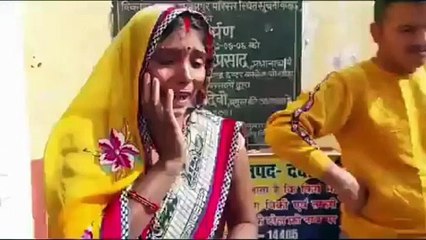 Tải video: समाधान दिवस में फफक-फफककर रोई महिला, अधिकारियों ने भगाया, देखें वीडियो