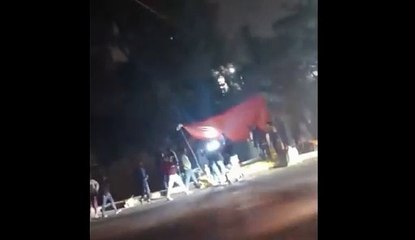 फूट-फूटकर रोती रही बहन, भाई को लात-घूंसों से पीटते रहे दबंग