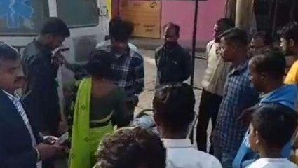 सीतापुर: तेज रफ्तार में हुआ हादसा, दो बच्ची सहित तीन लोग घायल,मची चीख - पुकार