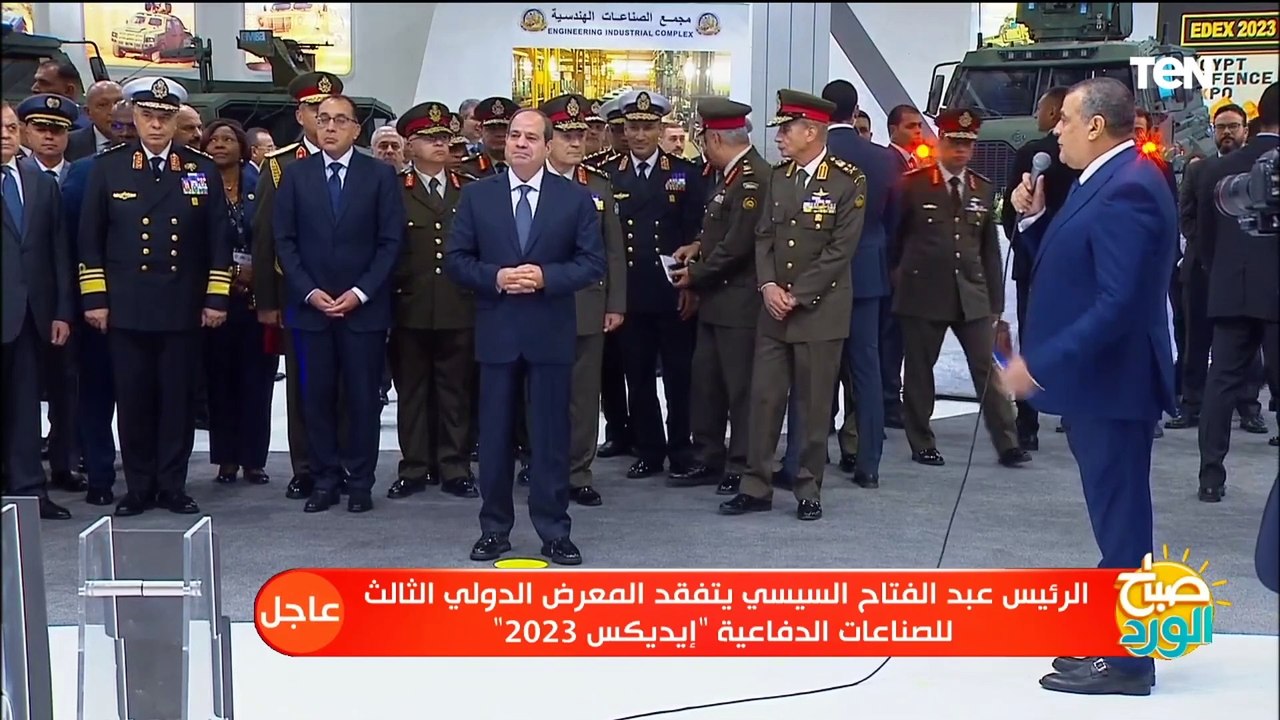 "بأياد مصرية خالصة".. الرئيس السيسي يستمع لشرح مفصل عن أول راجمة صواريخ مصرية رعد 200