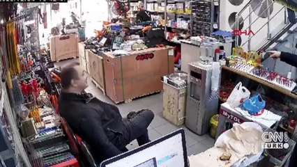 Bursa'daki 5.1'lik deprem anı kamerada