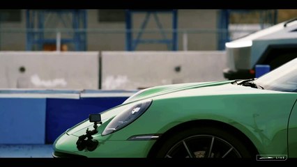 Cybertruck, Porsche ile yarıştı! Bakın kazanan kim oldu