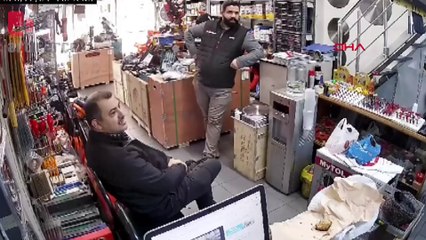 Deprem anı güvenlik kameralarına yansıdı