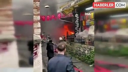 Fatih Tahtakale'de bir handa çıkan yangın itfaiye ekipleri tarafından söndürüldü