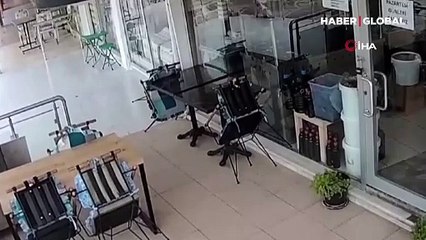 Yalova'da deprem anı güvenlik kamerasında