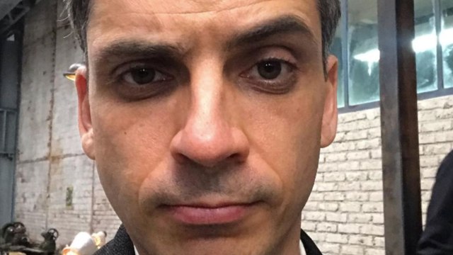 Voici - Demain nous appartient : qui est Jean-Michel Péril, l'interprète de John Kovac, le père de Bastien ?