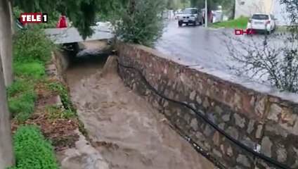Bodrum'u sağanak vurdu! Cadde ve sokaklar göle döndü