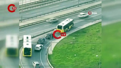 Yavru karga İETT otobüsünün altında kalmaktan son anda kurtarıldı