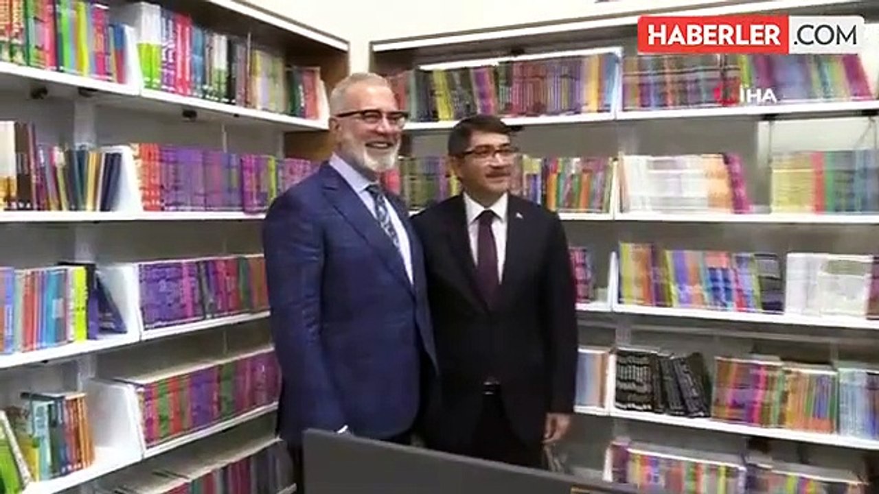 AK Parti Grup Başkanvekili Manisa Milletvekili Bahadır Yenişehirlioğlu Şehzadeler Belediyesi'nin Millet Kütüphanesi ve Gençlik Merkezi'ni İnceledi