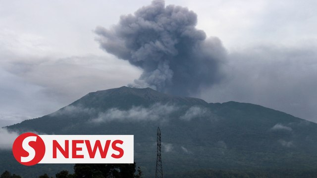 Climbers killed as Indonesian volcano erupts