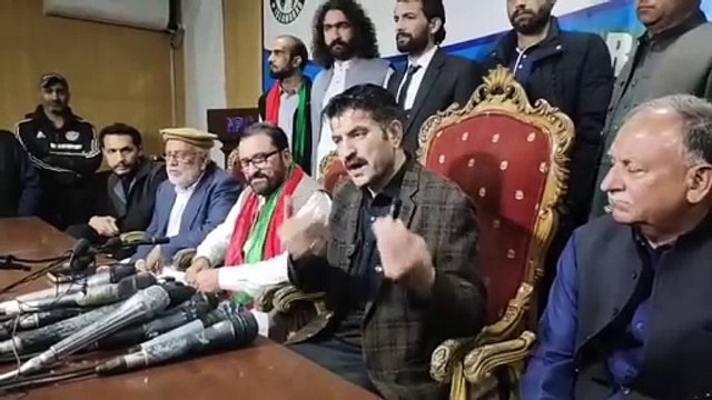 شیر افضل مروت گرفتار کیوں نا ہوۓ | Why was Sher Afzal Marwat not arrested... In the press conference, Sher Afzal Marwat played the reporter band... Sher Afzal gave the details of all 18 cases