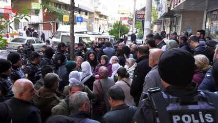 Tutuklu aileleri tecride karşı 'Adalet Nöbeti' başlattı