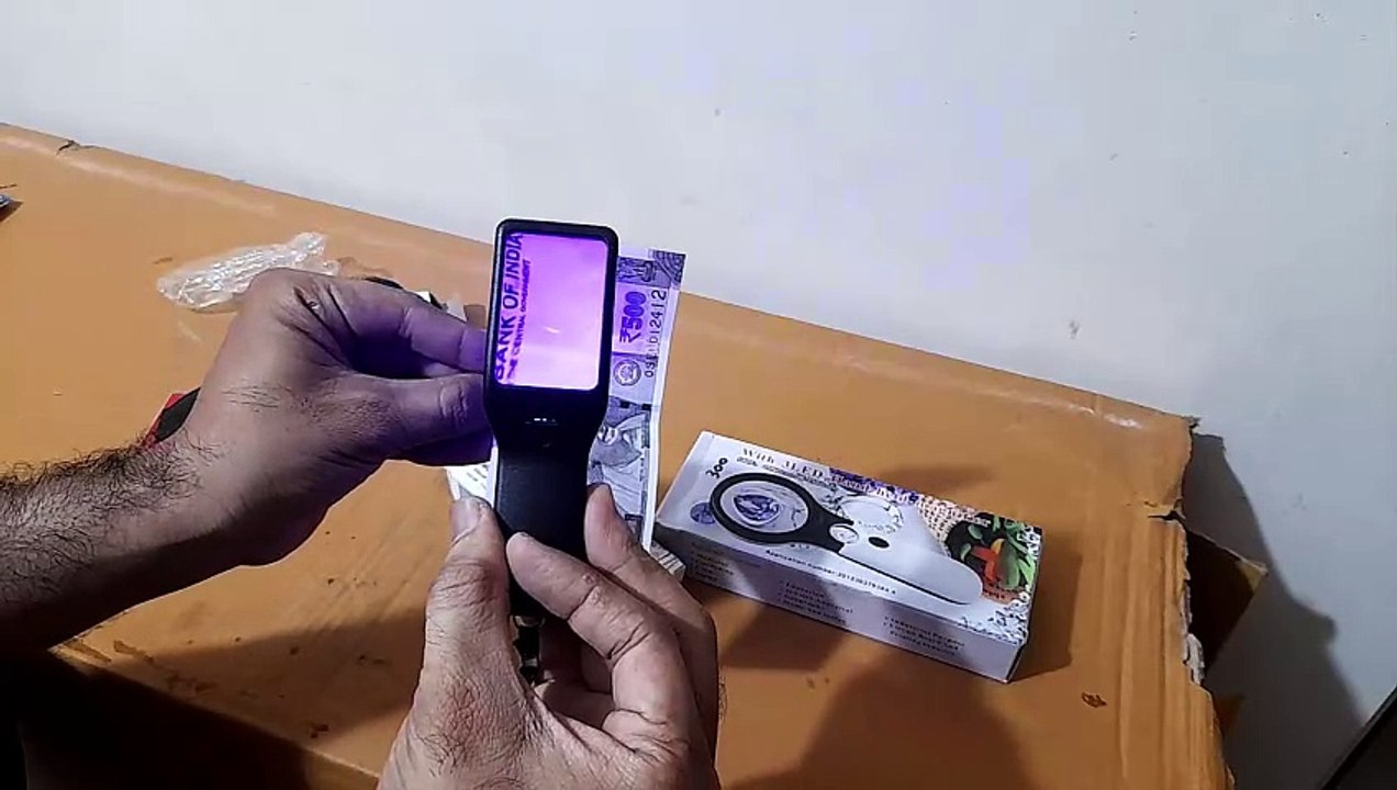 MEGA Unboxing and Review of Handheld Magnifier Illuminated Reading Magnifying Glass Lens Jewelry Loupe Ideal for Reading, Crafts, Hobby, Black and White Stitching