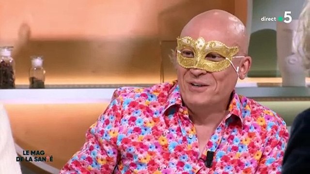 Je ne vais pas réussir à enchaîner : Jimmy Mohamed pris d'un incontrôlable fou-rire dans Le magazine de la santé , surpris par un chroniqueur