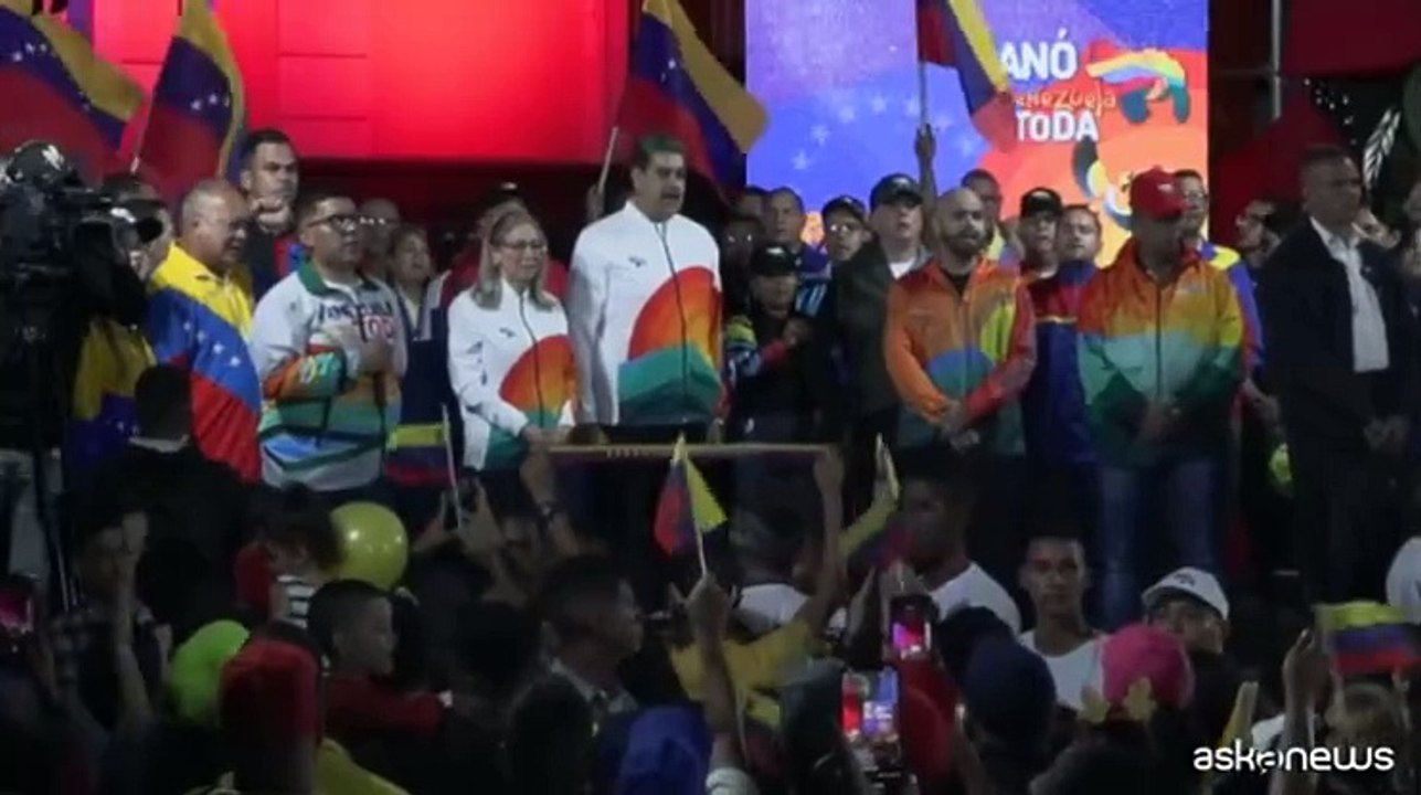 Venezuela, Maduro festeggia il referendum sulla Guyana