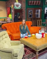 Elena Galera visita la cafetería de la serie de Friends
