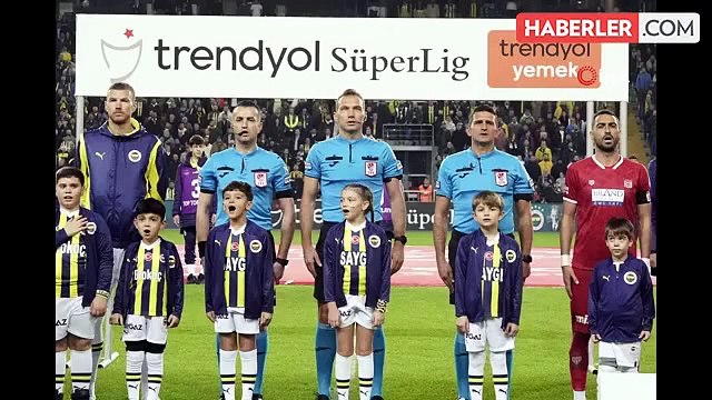 Trendyol Süper Lig: Fenerbahçe: 2 - Sivasspor: 0 (İlk yarı)