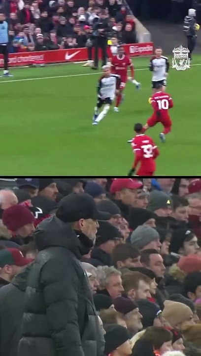 يورجن كلوب يحتفل بطريقه مثيره للجدل على تسجيل هذا الهدف