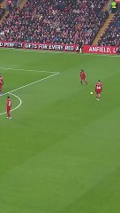 أهداف قوية ومثيرة للجدل تقلب موازين مباراة ليفربول وفولهام