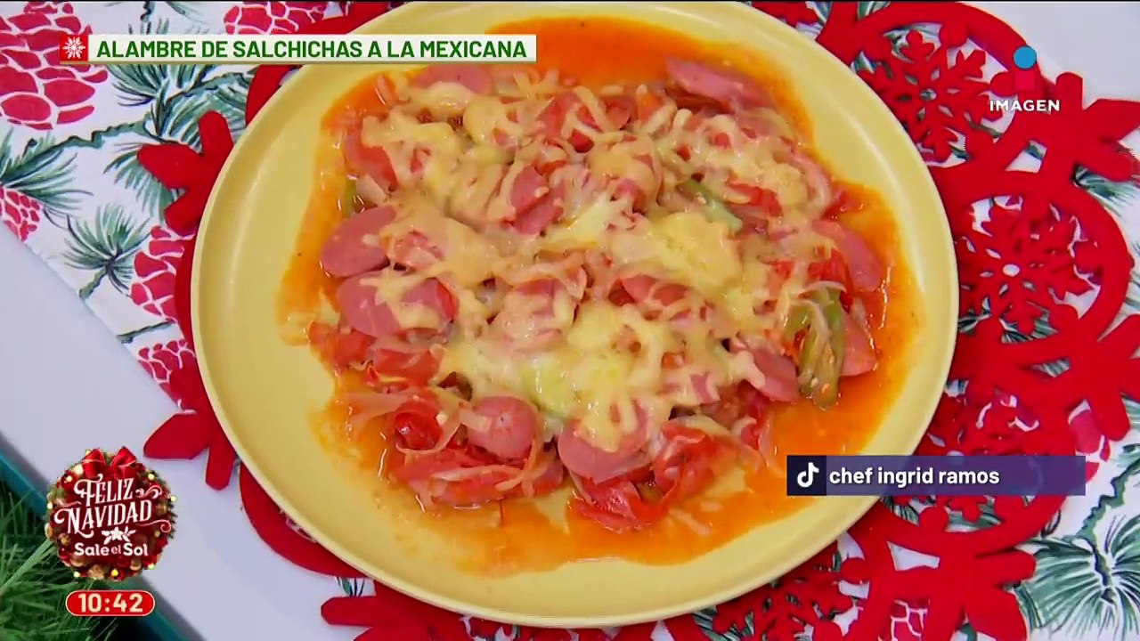 Prepara Alambre de salchichas a la mexicana