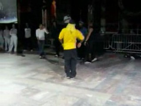 Manu Of Stand Up (Gala Staps)