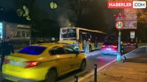 Üsküdar'da İETT Otobüsü Motor Kısmından Yanmaya Başladı