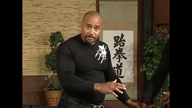 Combat Street Survival Gun and Knife Defense - Volume 2: Gun & Knife Defense with Instructor Alonzo Cheatham